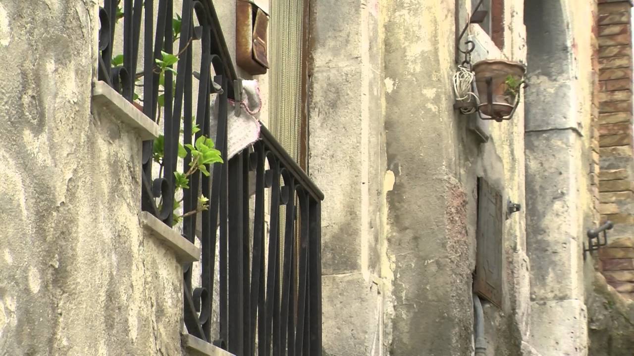 Viaggio a Zungoli, dove la storia incontra il paesaggio / VIDEO