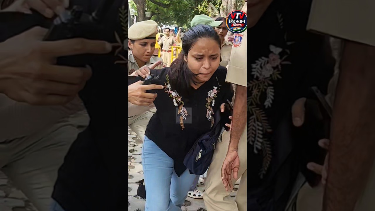 ल़डकियों को दिल्ली पुलिस ने उठाया जंतर-मंतर से #jantarmantar #reservation #delhiprotest