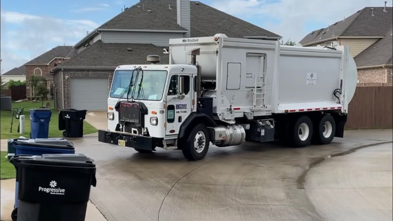 WC/Big Truck Rental: Pete 520 McNeilus ZR Garbage Truck!