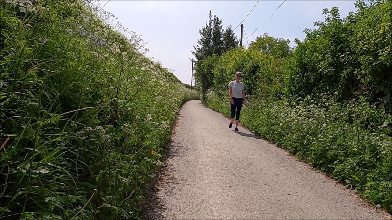 Virtual Walk - Carisbrooke Village To Carisbrooke Castle - Isle Of Wight - 9th May 2020 | kittikoko