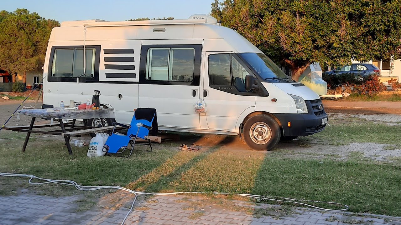 Kasım da Yaz Başkadır Talat Göktepe Tabiat Parkı (Erdemli Çamlığı)uygun  bütçeyle karavan kampı.