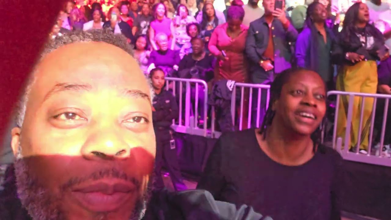 I do not own the rights to The King of R & B Bobby Brown and Bell Biv Devoe killing it!