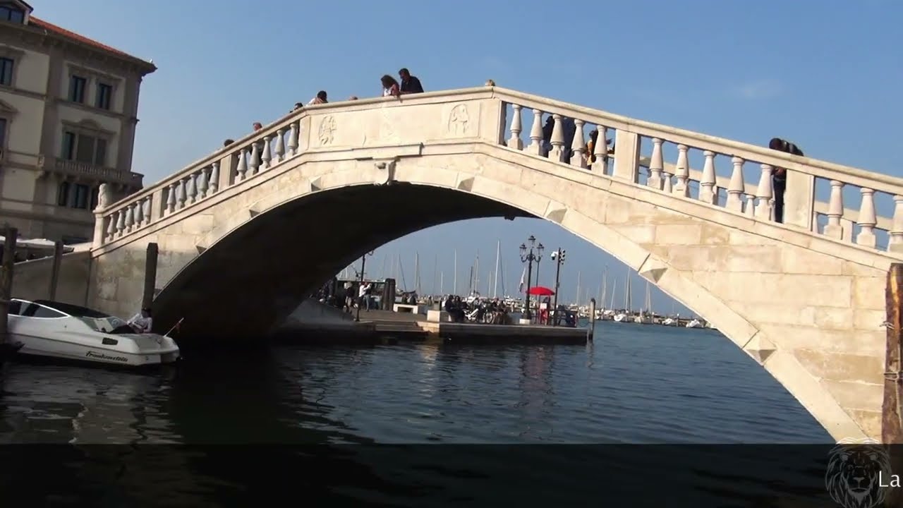 Veneto-Chioggia (prima parte) centro storico e giro in motonave tra i canali-HD