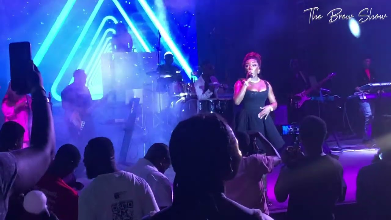 Efya reminds us of her impressive presence in Ghana's music scene at the Crox It Out Concert