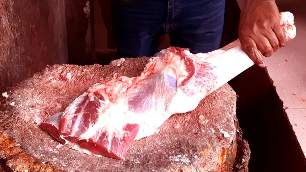 Professional Skilled Butcher Cutting Beef Meat II Amazing Cow Meat Market In Local Area