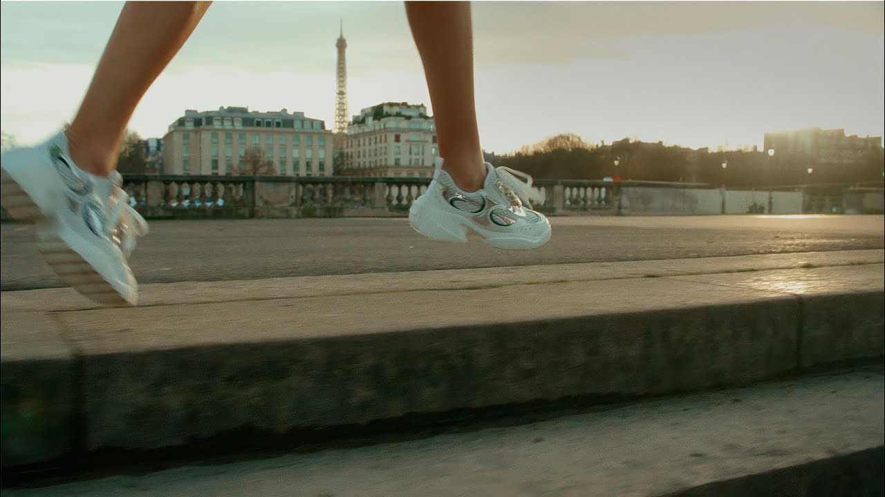 ROGER VIVIER - Viv' on the run