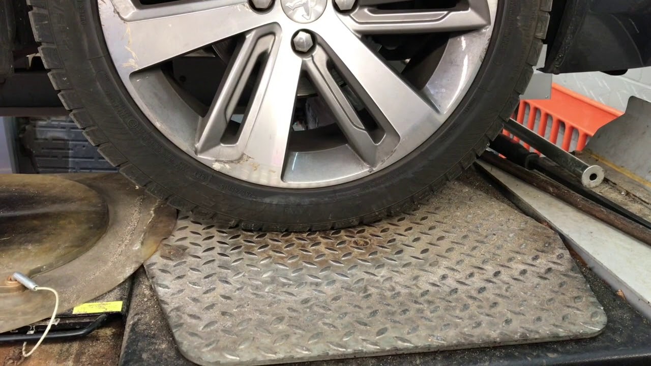 'Shaker plates' &ndash; wheel play detectors &ndash; MOT Test of suspension