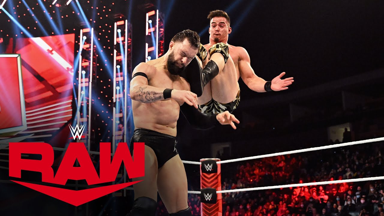 Финн Балор против Остина Теория: Raw, 17 января 2022 г.
