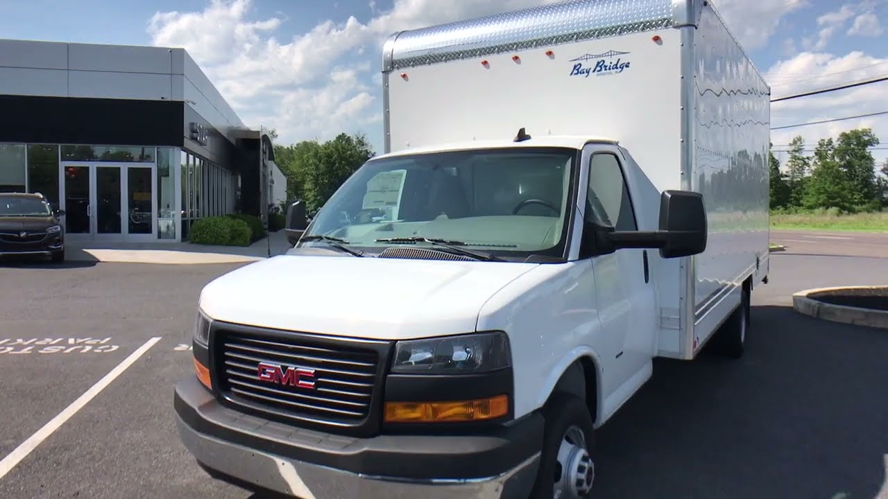 2022 GMC Savana 3500 Box Truck 6.6L V8 6-Speed Auto HD Electronic with Overdrive Summit White