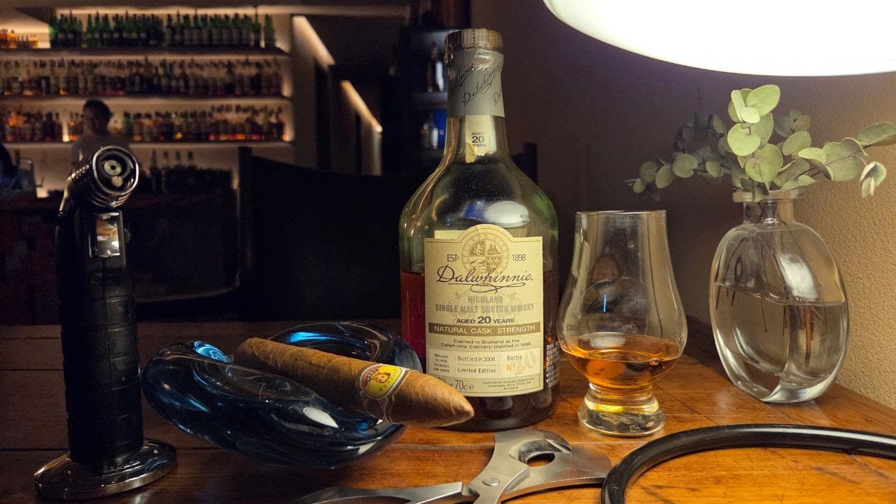 Cigar lounge review - Heba 喝吧 Whisky&Cigar Bar and a Bolivar cigar