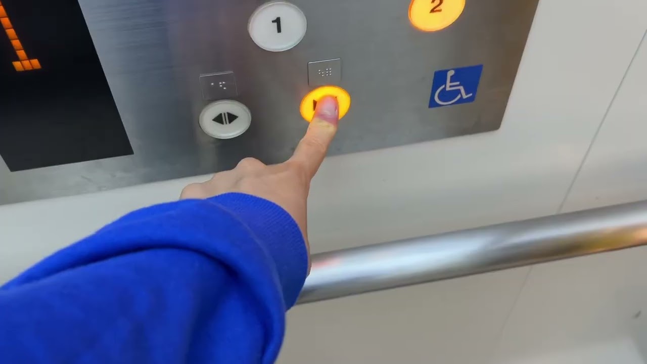 三井アウトレットパークジャズドリーム長島のエレベーター