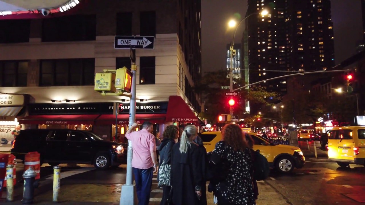 NYC Walk ⁴ᴷ⁶⁰ : Hell's Kitchen at Night - Midtown West New York