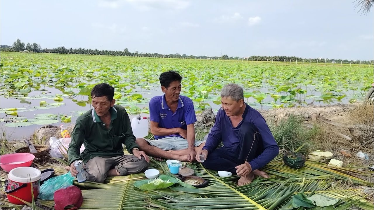 Trưa Đi Ra Đồng Ngờ Đâu Có Mòi Lai Rai.Kiệt Làng Quê..