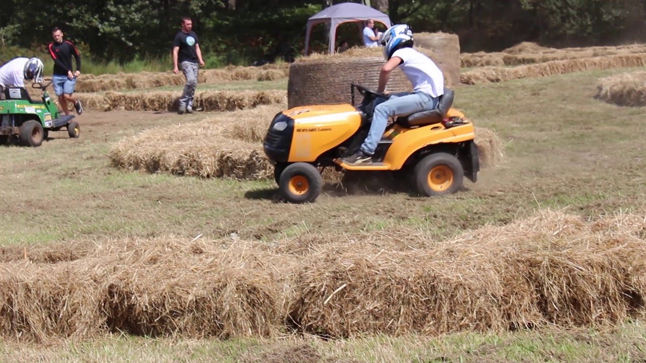 Course tracteurs tondeuses/ Tractors Mower race