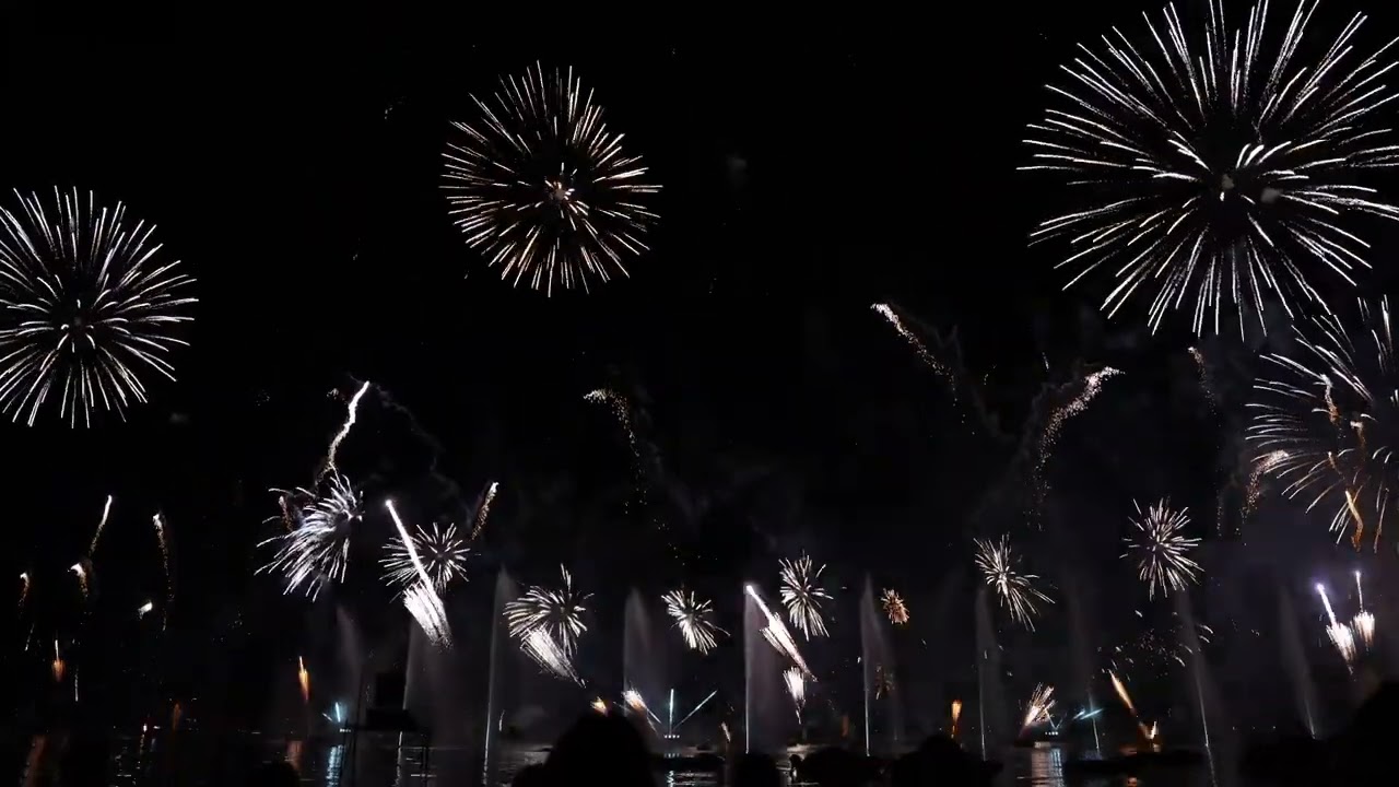Fête du Lac Annecy 2025 : « Ode à la Lune » — Le Spectacle Pyrotechnique d’ARTEVENTIA