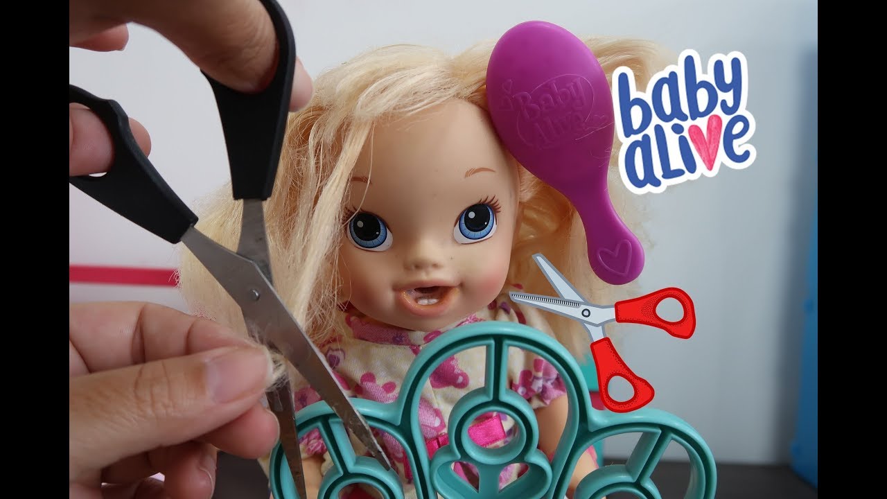 CORTANDO O CABELO DA MINHA BABY ALIVE E FAZENDO PENTEADOS LINDOS PARA BONECAS