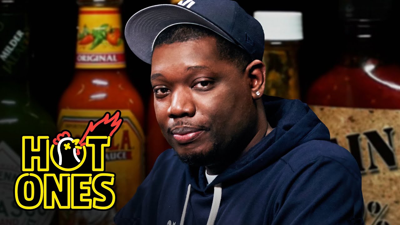 Michael Che Gs Up While Eating Spicy Wings | Hot Ones