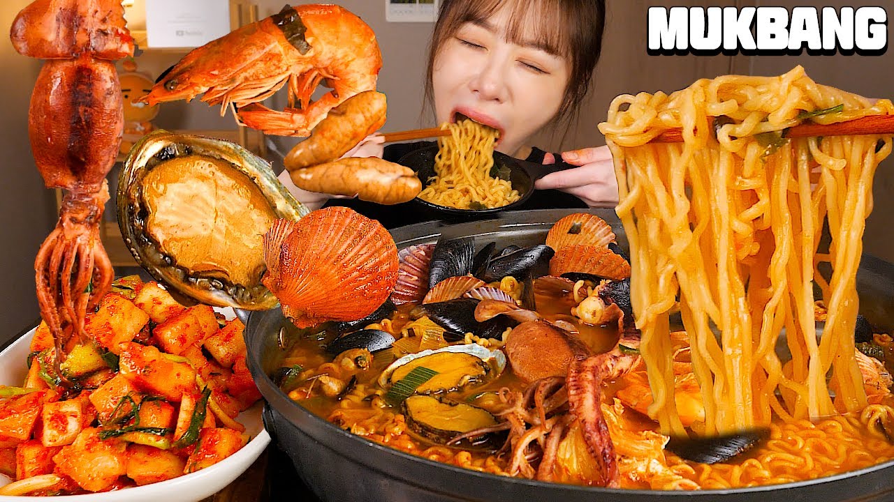 각종 해산물 듬뿍🦑🦐 세상에서 가장 시원했던 오징어짬뽕 라면🍜 직접 담근 깍두기 먹방❤️ Spicy Seafood ramyun, Kkakdugi KOREAN MUKBANG
