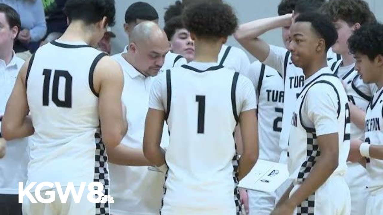 #2 Tualatin boys hold off #9 Lake Oswego | Friday Night Hoops