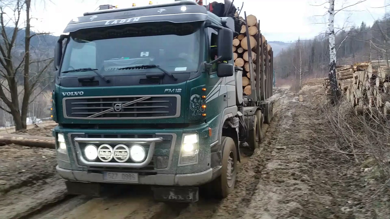 Volvo FM12 420 - stuck in mud 5