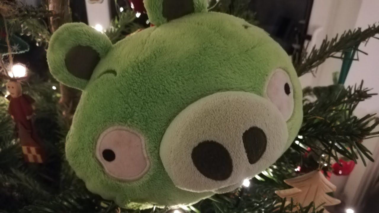 How the Pigs stole the eggs- a Christmas special (Angry Birds Plush)