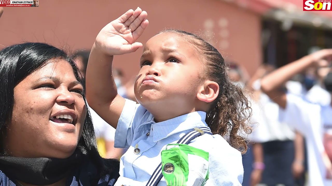 Skoolmaats groet vir Genesis
