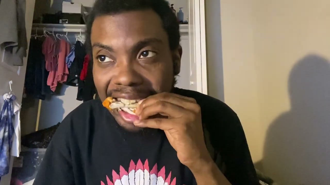 Mukbang video today we  eating TGI Friday ￼