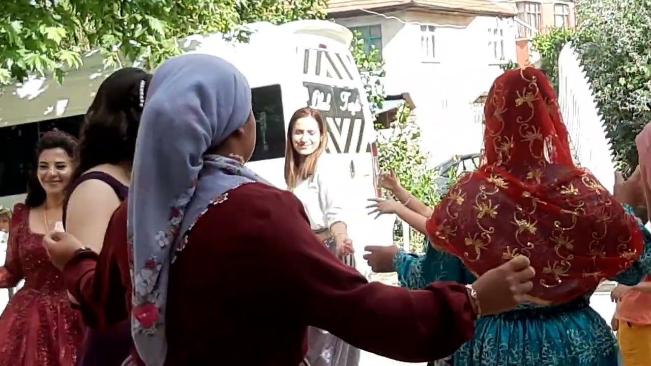 Konyalım (oyun havaları)- AKŞEHİR Elevres mah Sevgi Acar & Burdurlu Musa Yüksel çiftinin kına gecesi