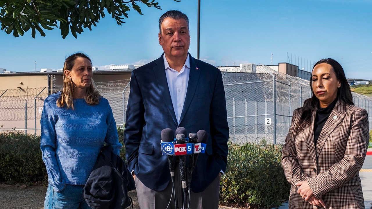ICE agents deny US Senator, San Diego County supervisors access to Otay Mesa detention center