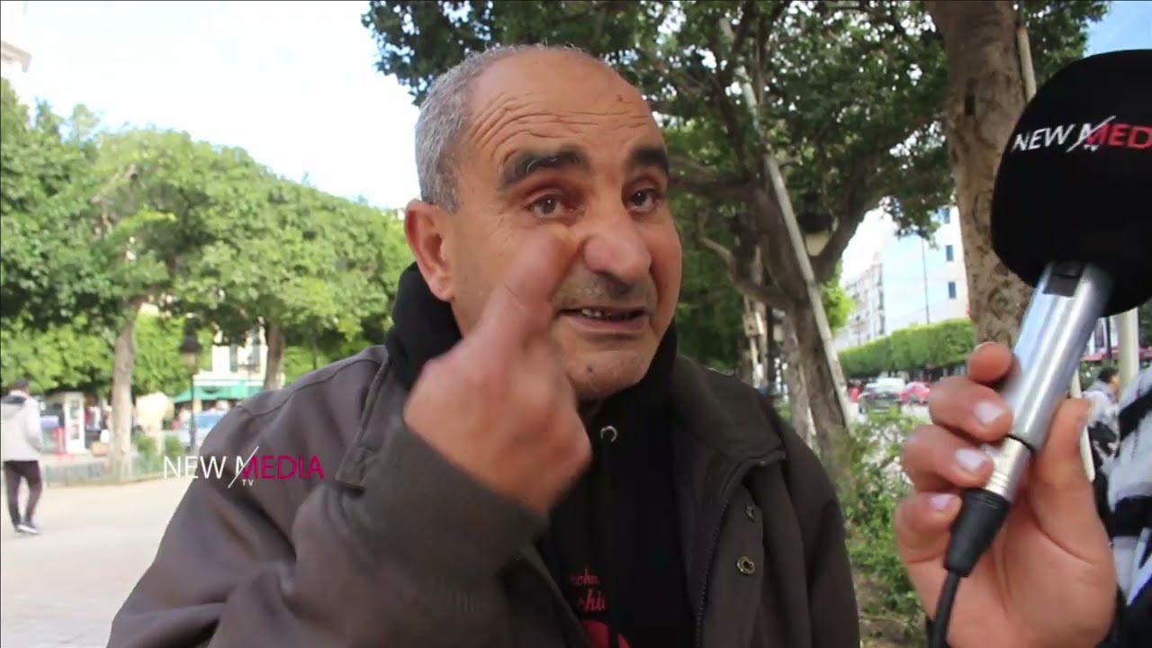 ( يبكي) على وضعه القاهر .. حامل لإعاقة و عندي نفقة ندفع فيها.. معتمد حلق الوادي ماحبش  يقابلني😯​🇹🇳​