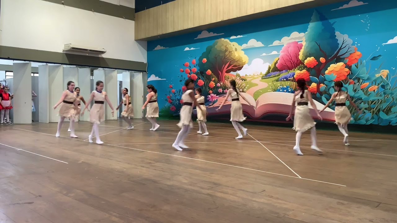 DANÇA POCAHONTAS    festa de encerramento ERA UMA VEZ MANHA
