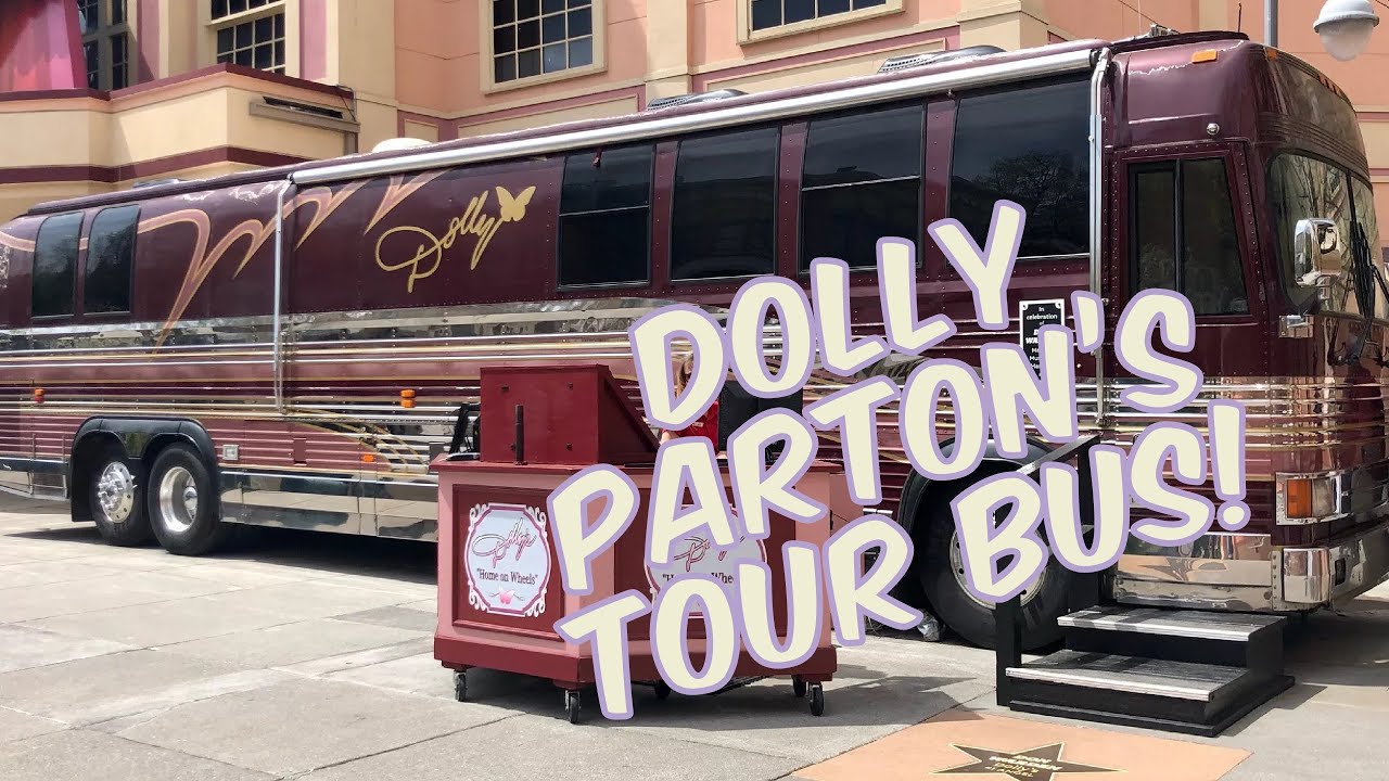 Getting on Dolly&rsquo;s Tour Bus! Dolly Parton Tour Bus Tour at Dollywood in Sevierville Tennessee