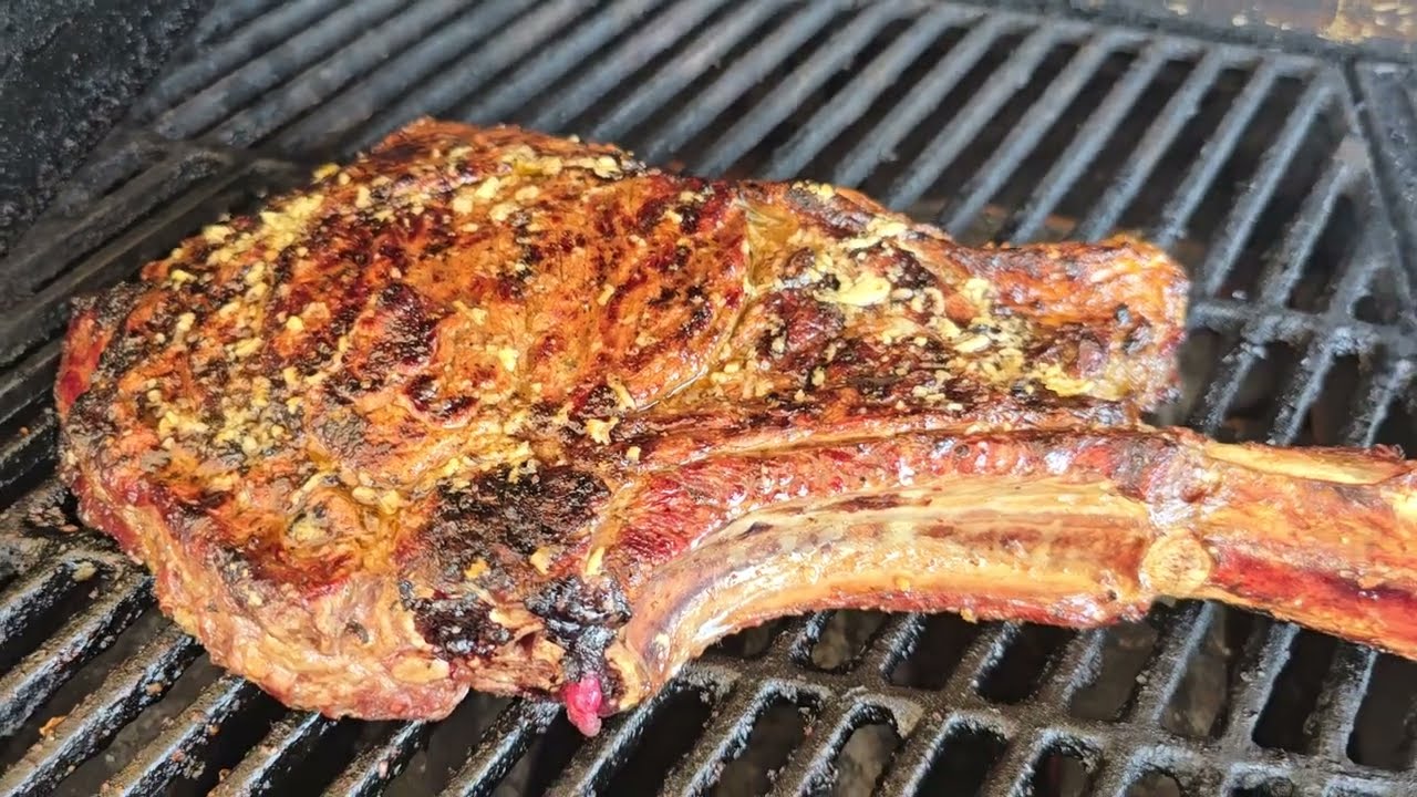 Cooking tomahawk in outdoorchef 425G- Ψηνωντας τομαχωκ στην outdoor chef 425G