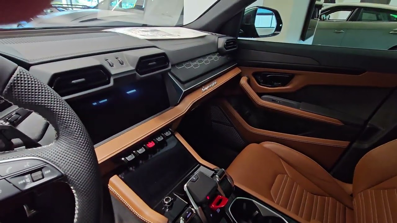 Lamborghini Urus SE in Verde Hydra