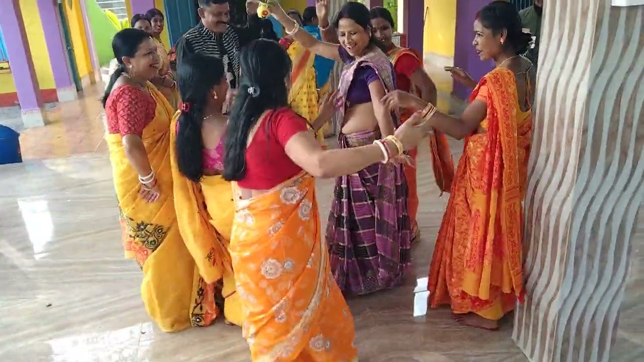বিয়ের জল ভরা তে মা,বাবা,কাকু,কাকিমা,মাসী ও দিদাদের নাচ