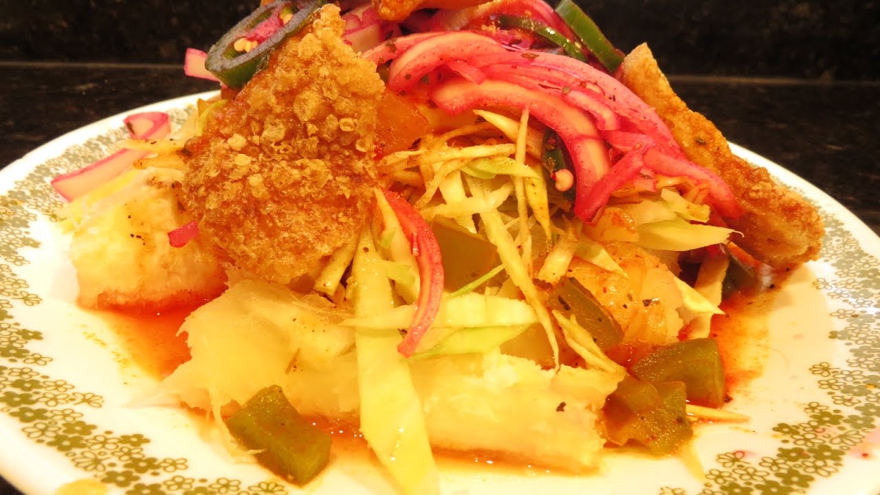 YUCA CON CHICHARRON HONDURENA