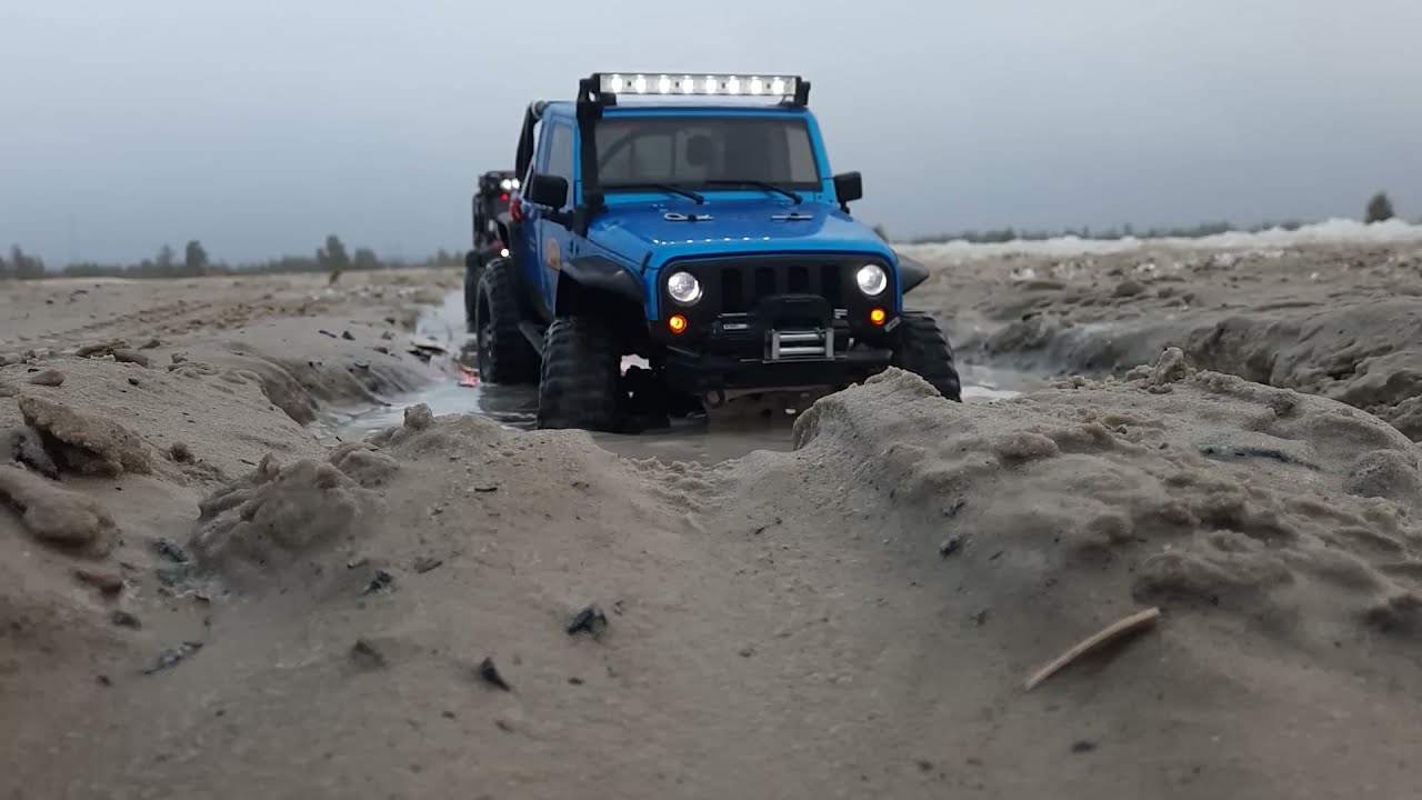 TRX 4 and MST CFX-W mud and hill