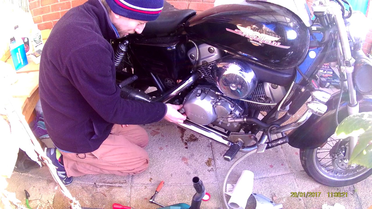 VT125 honda shadow oil change after sitting for 7 years  Pt2