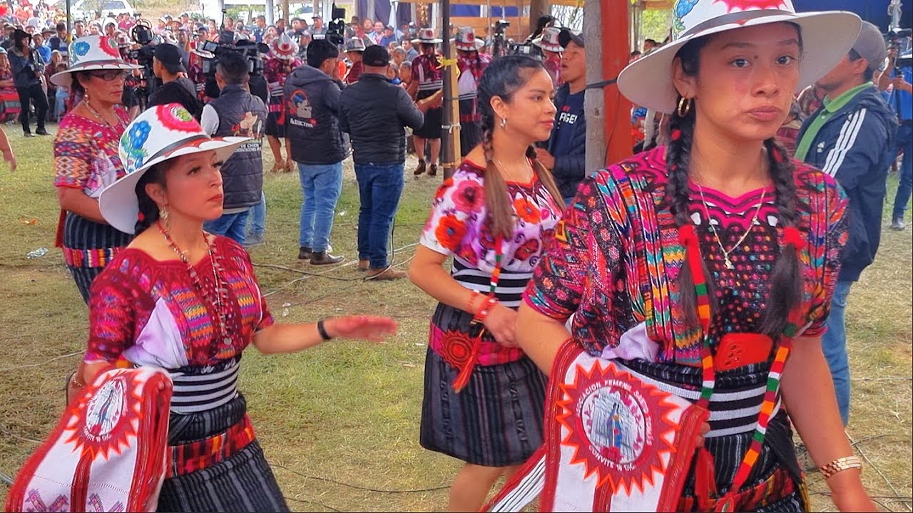 Grupo Branly en Chujupen Chichicastenango