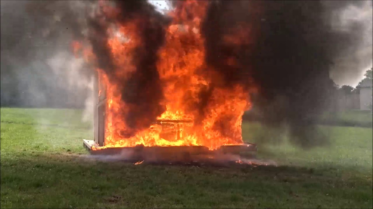 Realvorführung Zimmerbrand 2019 in Dipperz Teil 1
