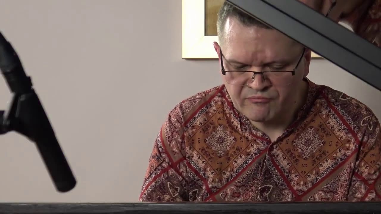 Wojciech Majewski plays 