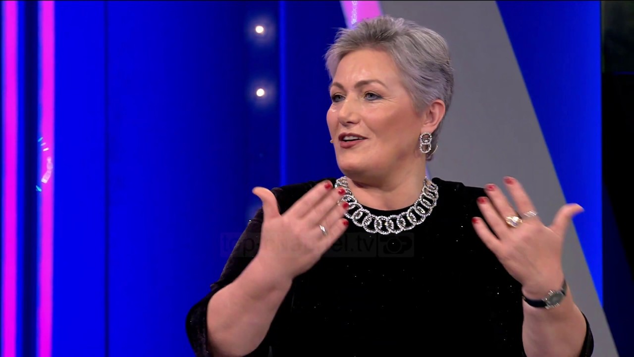 Mamaja e këngëtares së njohur tregon si e fitoi luftën kundër kancerit të gjirit: I kisha duart me…