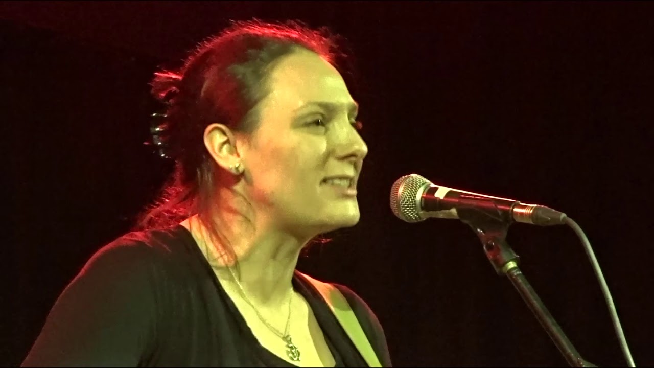 Jenny Bishop - Meet Me in the Middle