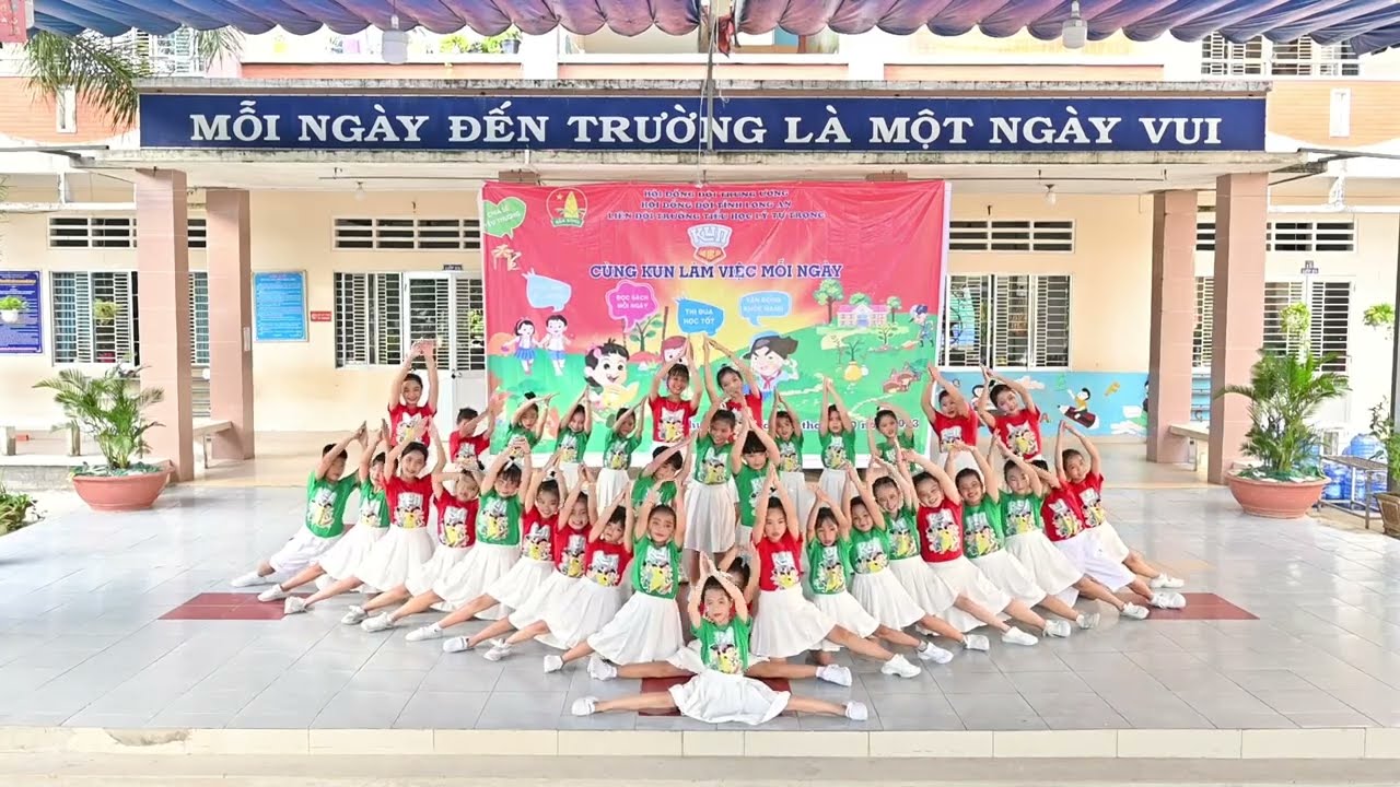 Ai cũng là siêu nhân. Trường Tiểu học Lý Tự Trọng TP.Tân An Long An