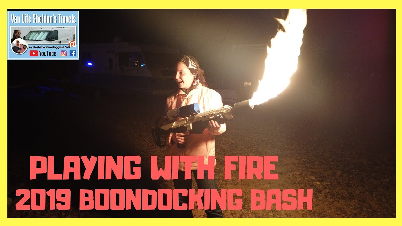FUN NIGHT LIFE AT 2019 BOONDOCKING BASH. VANLIFE TRAVEL VLOG.