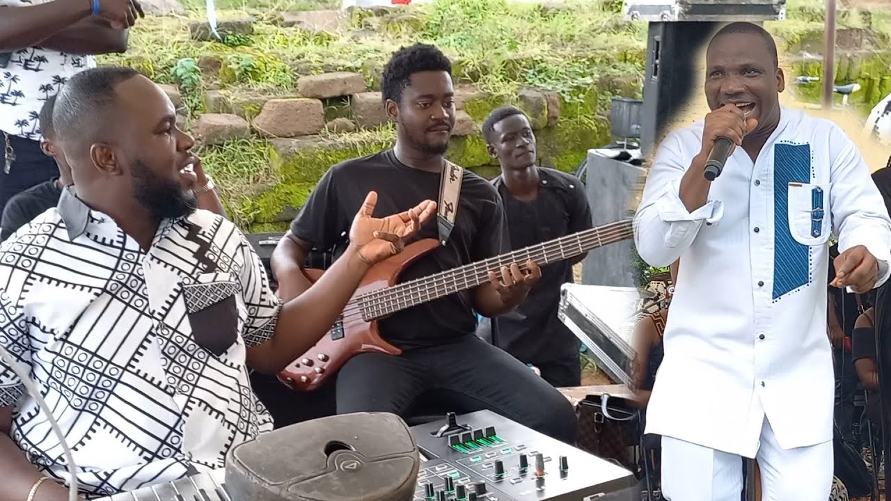 FRANCIS AMO PERFORMANCE AT ELDER MIREKU'S FATHER'S ONE WEEK WAS SOMETHING ELSE 