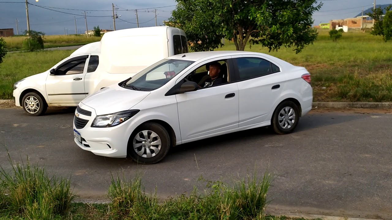 Baliza 2 pontos com carro sedan