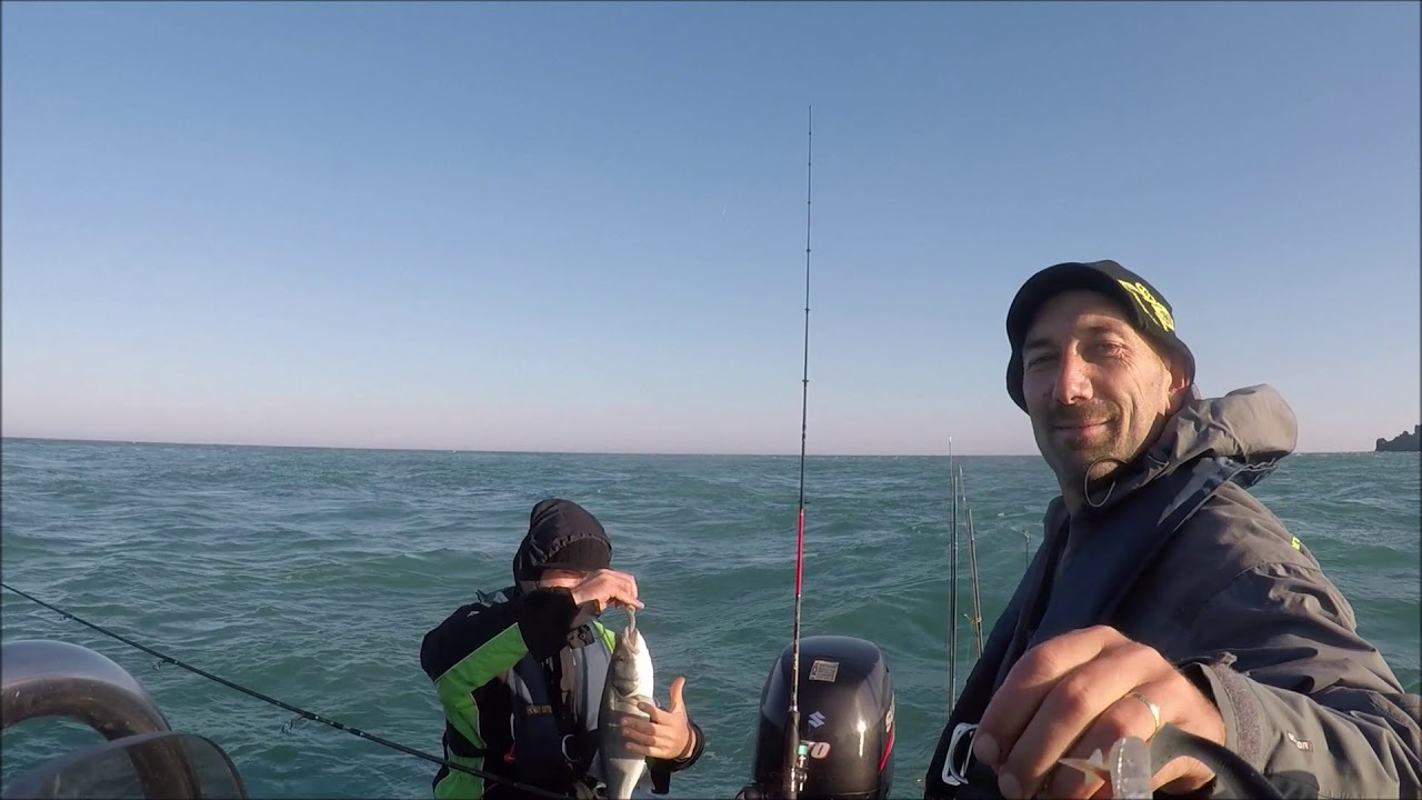 Pêche mer Cancale + )OFNI) drôle de bateau
