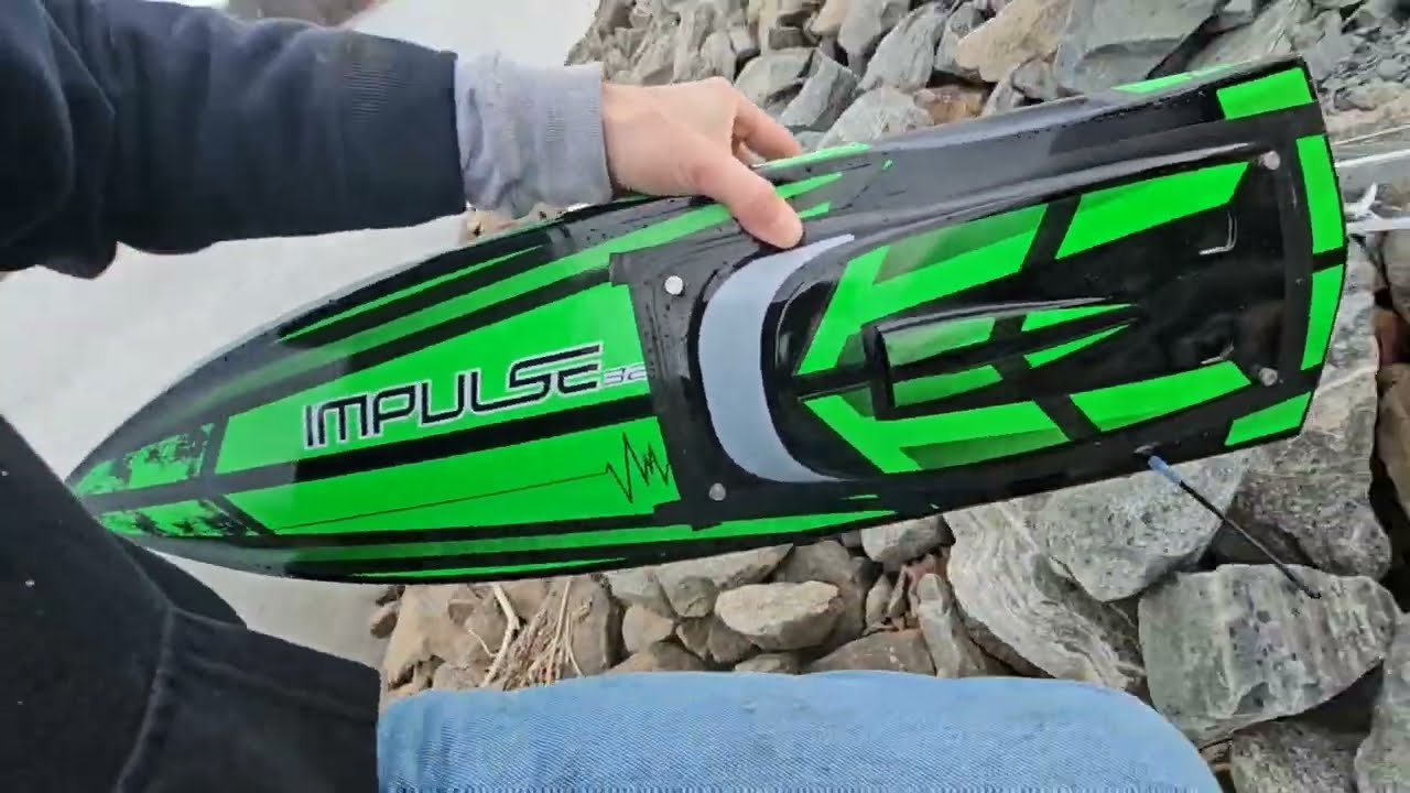 Proboat Impulse 32 Prop Testing on Open Water