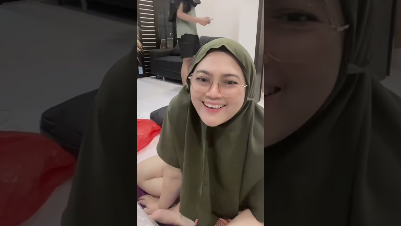 Atas kerudung bawah warung mama muda hijber cantik putih berseri asian hijab bdautifull terkini